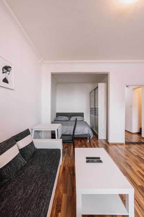 Cozy Apartment In Ruzinov Pressburg Exterior foto