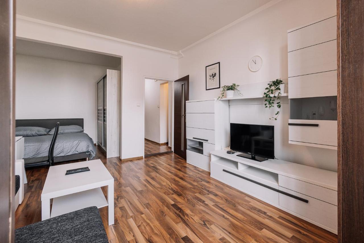 Cozy Apartment In Ruzinov Pressburg Exterior foto