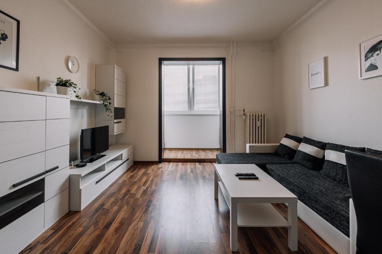Cozy Apartment In Ruzinov Pressburg Exterior foto