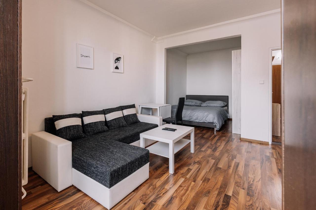 Cozy Apartment In Ruzinov Pressburg Exterior foto