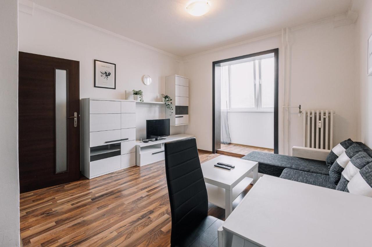 Cozy Apartment In Ruzinov Pressburg Exterior foto